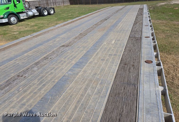 image for item DT5375 1997 Ravens flatbed trailer