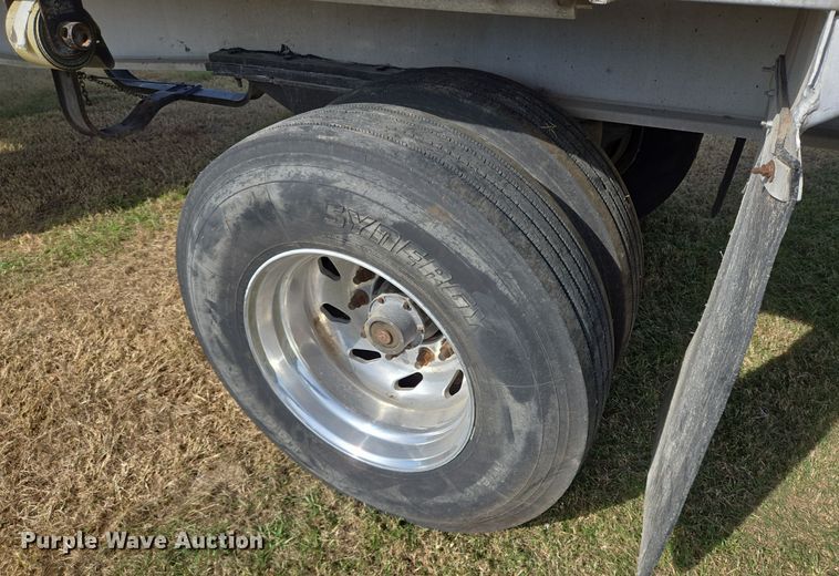 image for item DT5375 1997 Ravens flatbed trailer