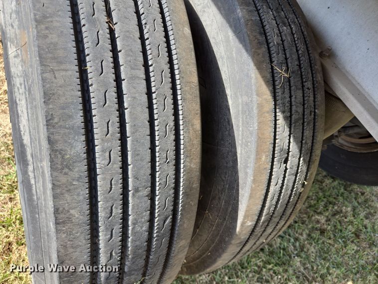 image for item DT5375 1997 Ravens flatbed trailer