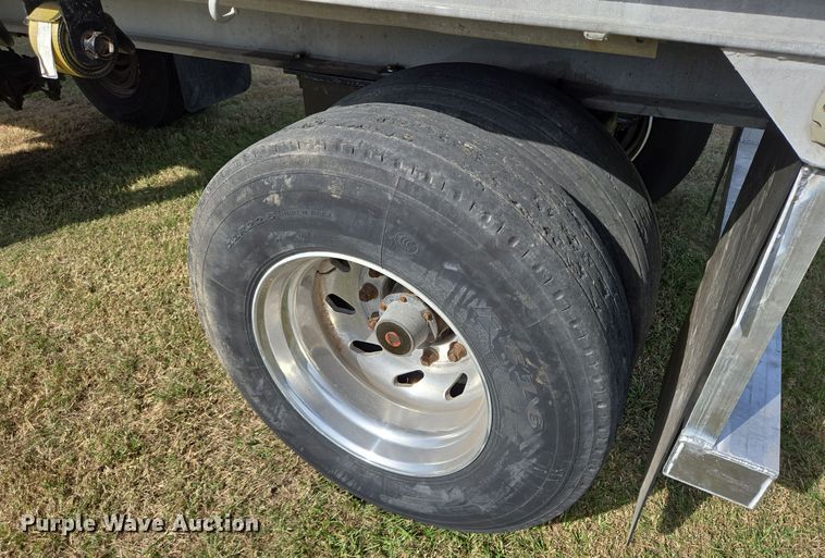 image for item DT5375 1997 Ravens flatbed trailer