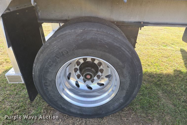 image for item DT5375 1997 Ravens flatbed trailer