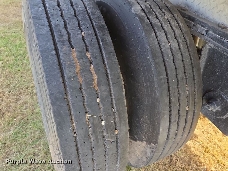 image for item DT5375 1997 Ravens flatbed trailer