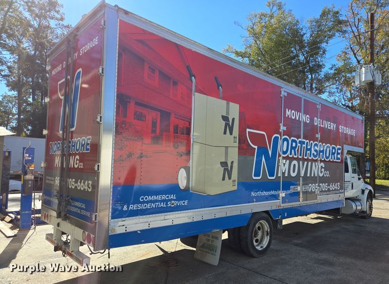 image for item DT5412 2013 International 4300M7 truck cab and chassis