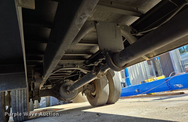 image for item DT5412 2013 International 4300M7 truck cab and chassis