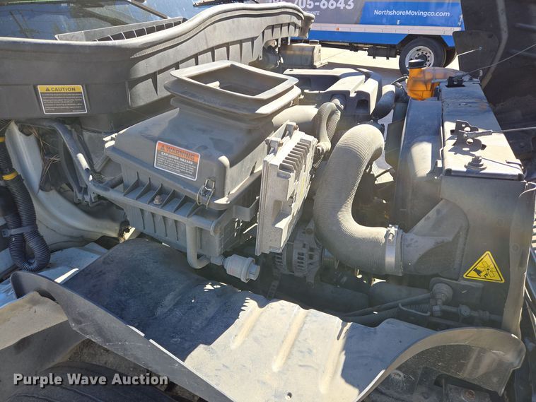 image for item DT5412 2013 International 4300M7 truck cab and chassis