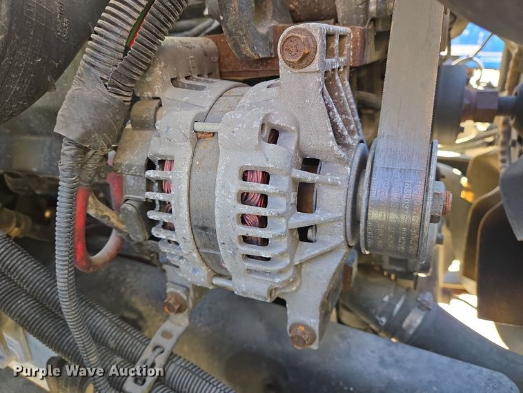 image for item DT5412 2013 International 4300M7 truck cab and chassis