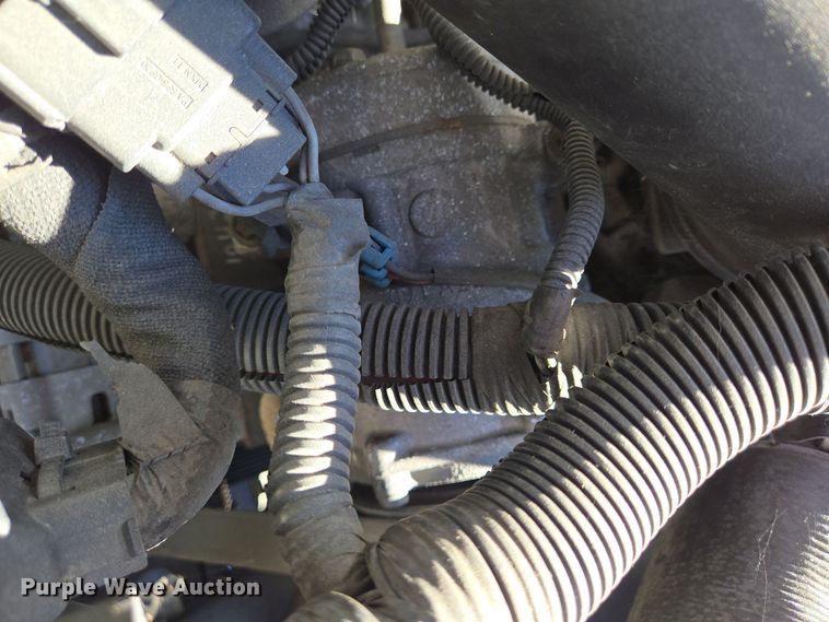 image for item DT5412 2013 International 4300M7 truck cab and chassis