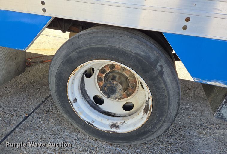 image for item DT5412 2013 International 4300M7 truck cab and chassis