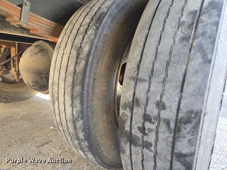 image for item DT5412 2013 International 4300M7 truck cab and chassis