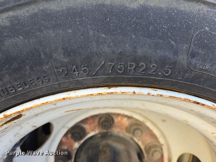 image for item DT5412 2013 International 4300M7 truck cab and chassis