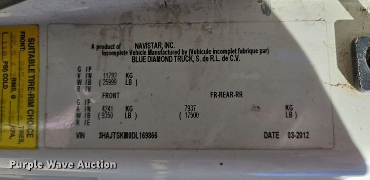 image for item DT5412 2013 International 4300M7 truck cab and chassis