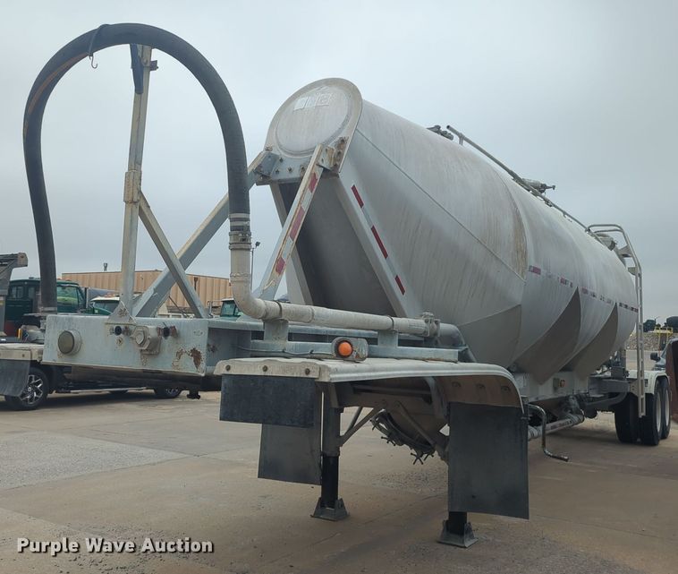 image for item DT6520 1999 Fruehauf HAB-HT2-J1000X3 pneumatic dry bulk trailer