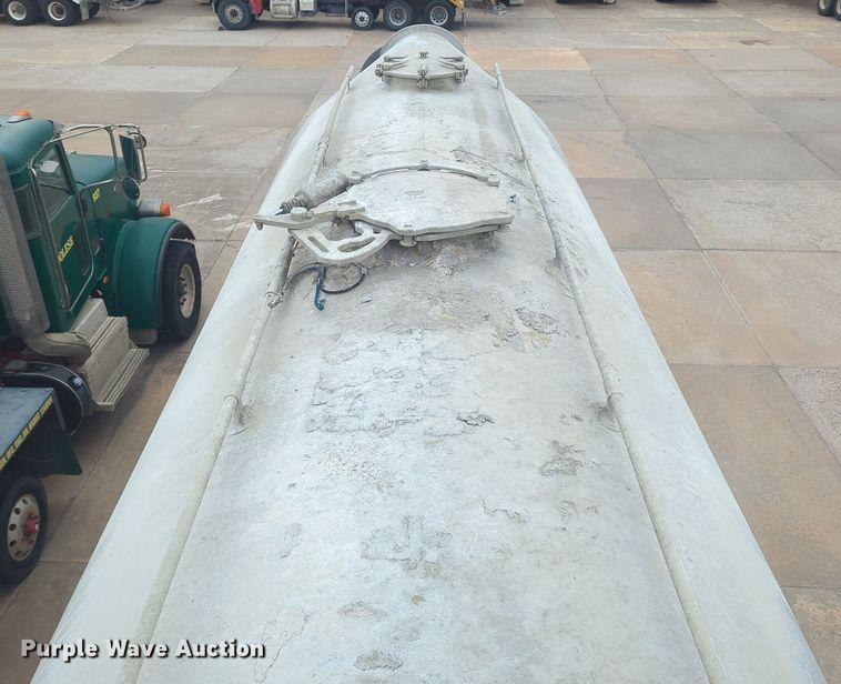 image for item DT6520 1999 Fruehauf HAB-HT2-J1000X3 pneumatic dry bulk trailer