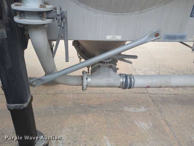 image for item DT6520 1999 Fruehauf HAB-HT2-J1000X3 pneumatic dry bulk trailer