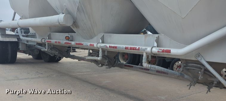 image for item DT6520 1999 Fruehauf HAB-HT2-J1000X3 pneumatic dry bulk trailer