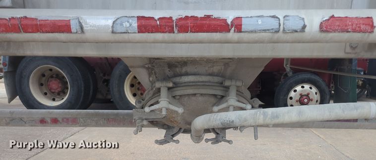 image for item DT6520 1999 Fruehauf HAB-HT2-J1000X3 pneumatic dry bulk trailer