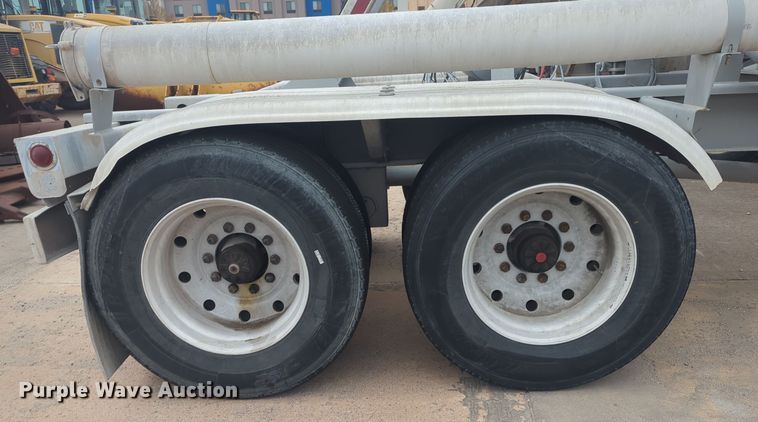 image for item DT6520 1999 Fruehauf HAB-HT2-J1000X3 pneumatic dry bulk trailer