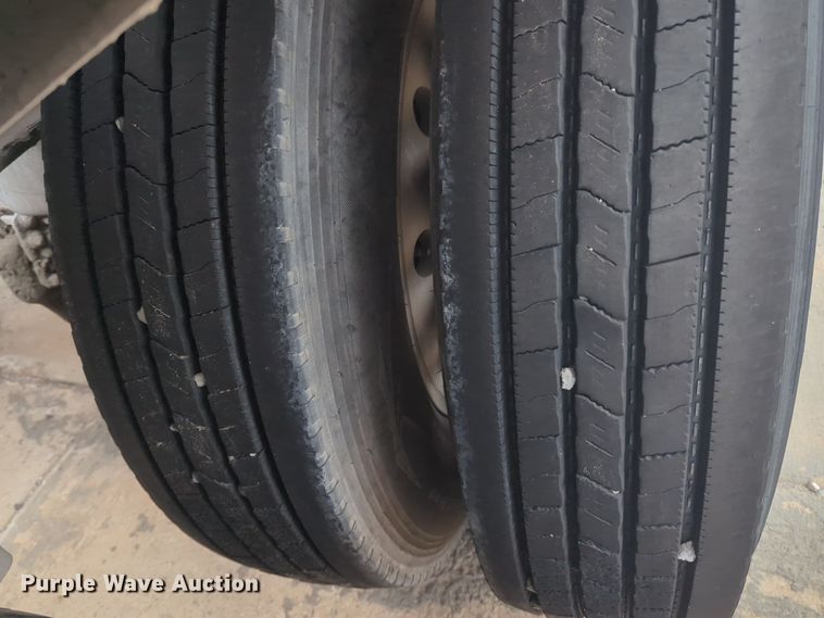 image for item DT6520 1999 Fruehauf HAB-HT2-J1000X3 pneumatic dry bulk trailer