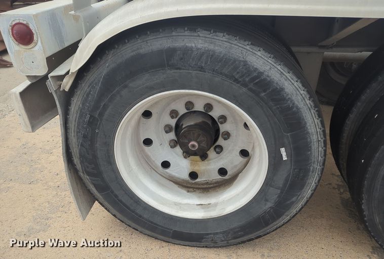 image for item DT6520 1999 Fruehauf HAB-HT2-J1000X3 pneumatic dry bulk trailer