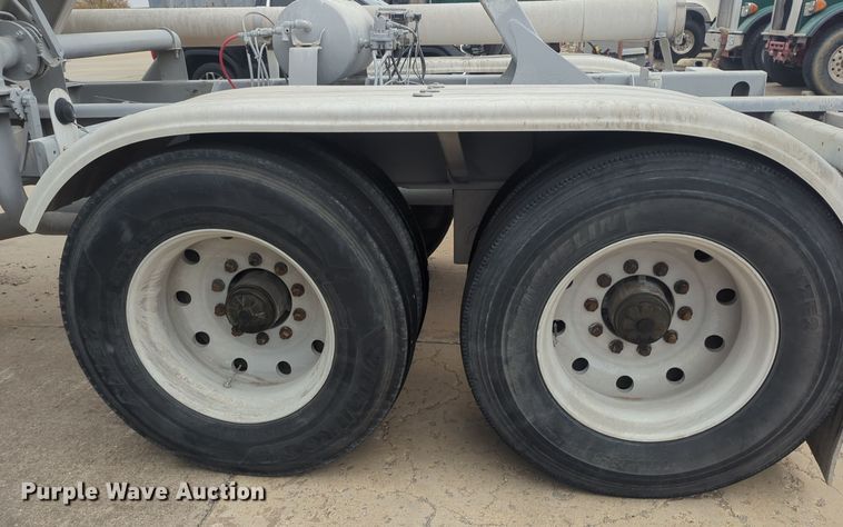 image for item DT6520 1999 Fruehauf HAB-HT2-J1000X3 pneumatic dry bulk trailer