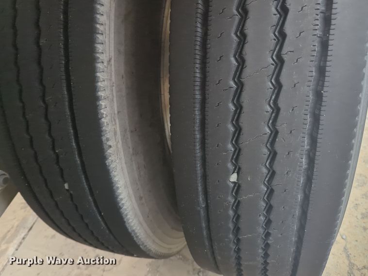 image for item DT6520 1999 Fruehauf HAB-HT2-J1000X3 pneumatic dry bulk trailer