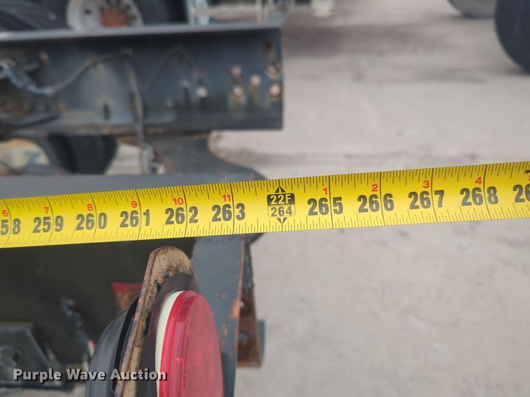 image for item DT6563 2005 Sterling truck cab and chassis