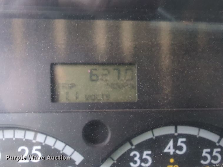 image for item DT6563 2005 Sterling truck cab and chassis