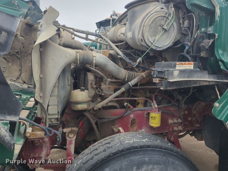 image for item DT6563 2005 Sterling truck cab and chassis