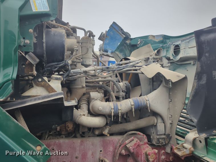 image for item DT6563 2005 Sterling truck cab and chassis