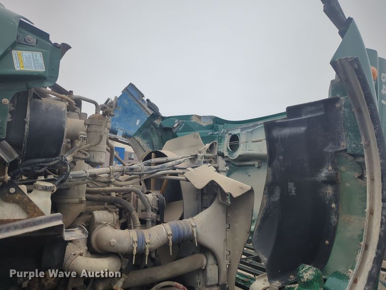 image for item DT6563 2005 Sterling truck cab and chassis