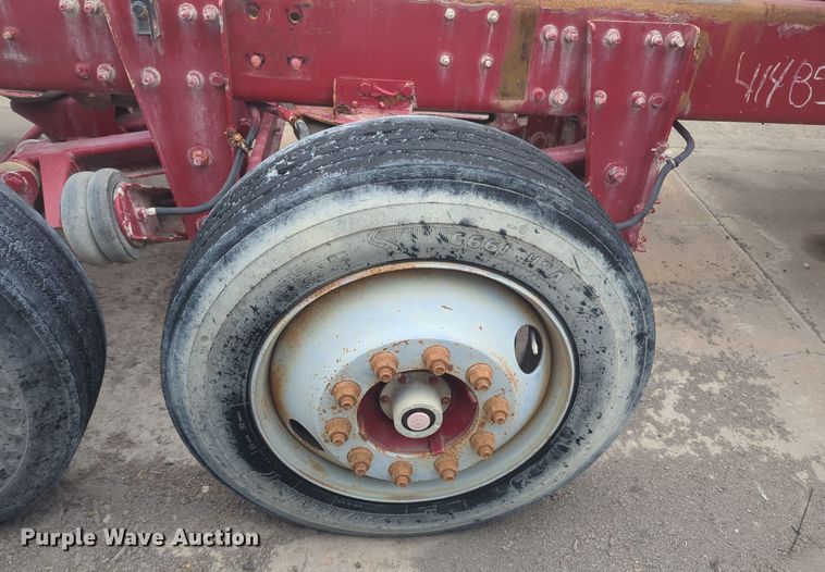 image for item DT6563 2005 Sterling truck cab and chassis