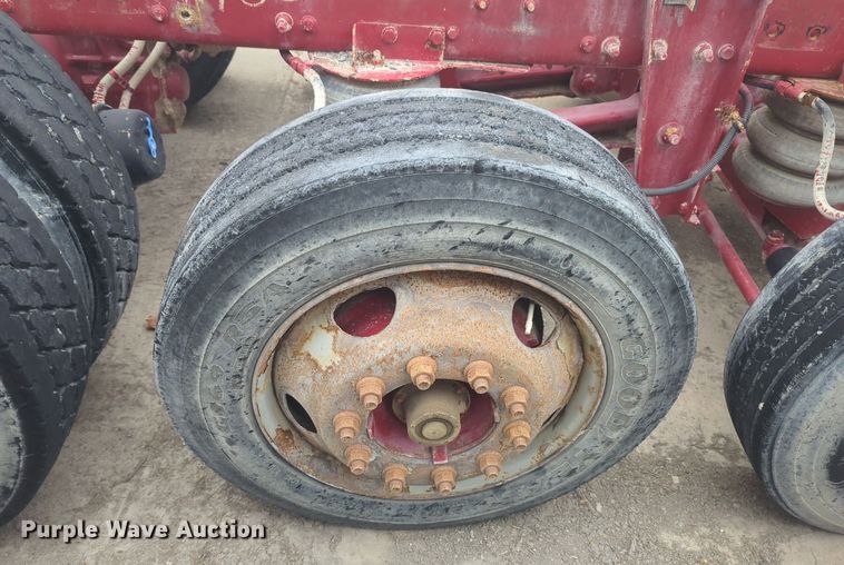 image for item DT6563 2005 Sterling truck cab and chassis