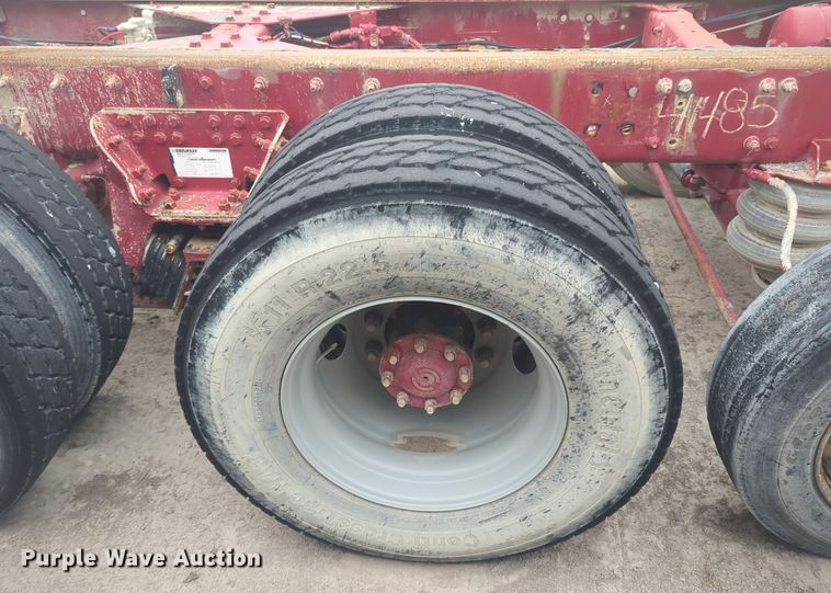 image for item DT6563 2005 Sterling truck cab and chassis