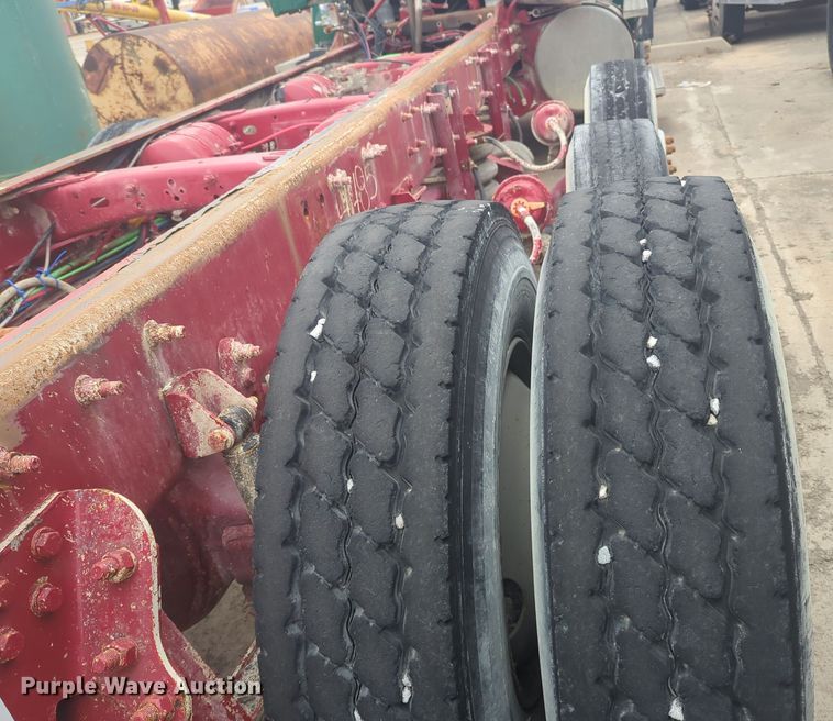 image for item DT6563 2005 Sterling truck cab and chassis