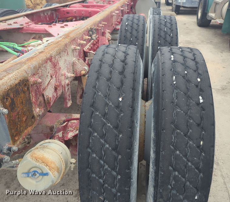 image for item DT6563 2005 Sterling truck cab and chassis