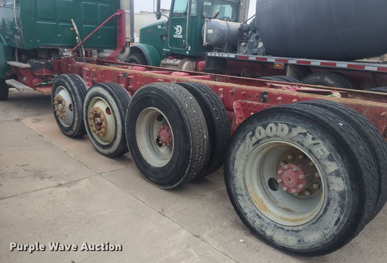 image for item DT6563 2005 Sterling truck cab and chassis