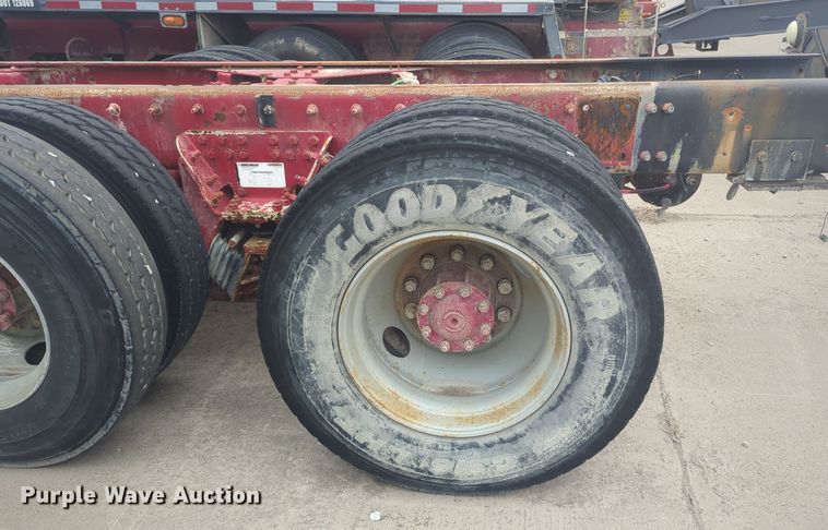 image for item DT6563 2005 Sterling truck cab and chassis