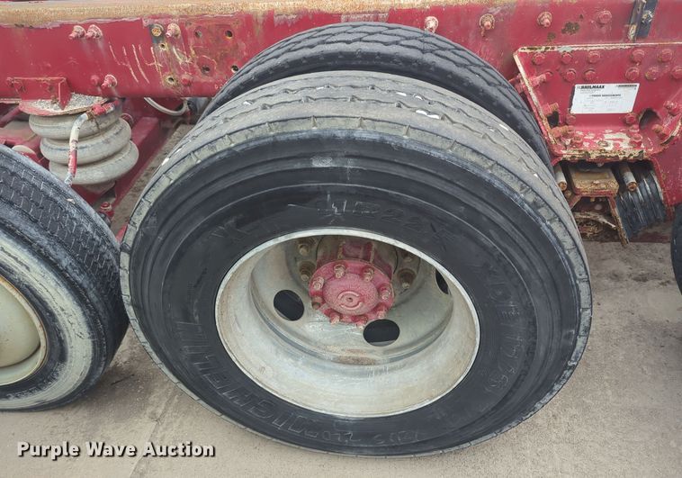 image for item DT6563 2005 Sterling truck cab and chassis