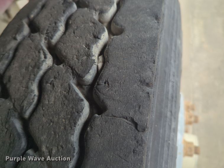 image for item DT6563 2005 Sterling truck cab and chassis