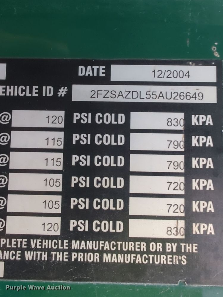 image for item DT6563 2005 Sterling truck cab and chassis