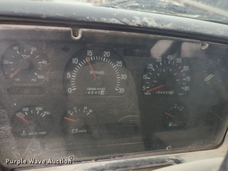 image for item DT6593 2002 Sterling truck cab and chassis