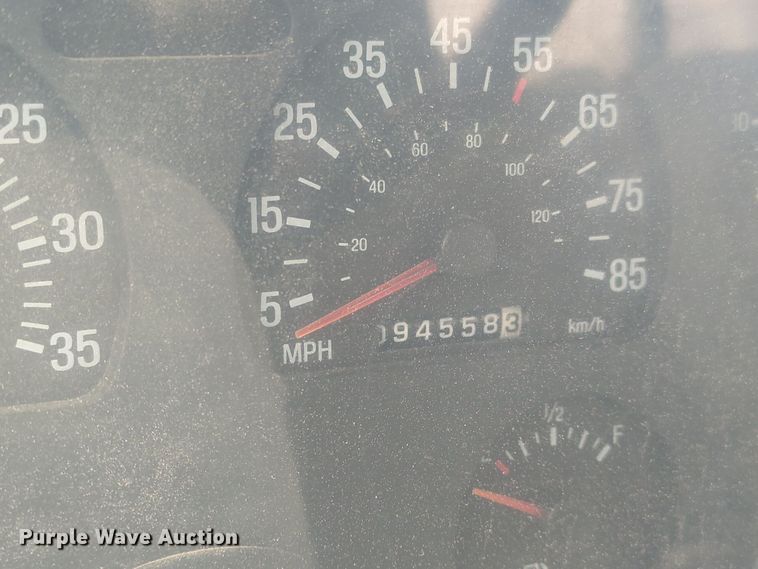 image for item DT6593 2002 Sterling truck cab and chassis