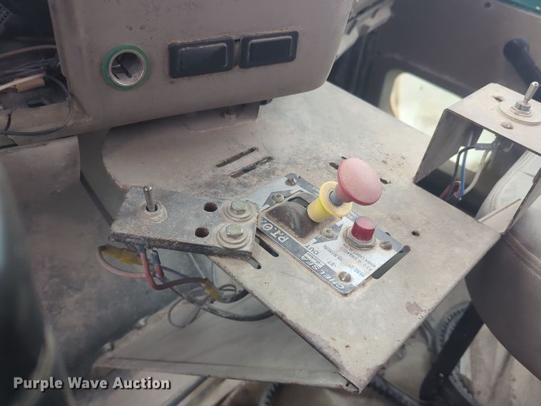 image for item DT6593 2002 Sterling truck cab and chassis