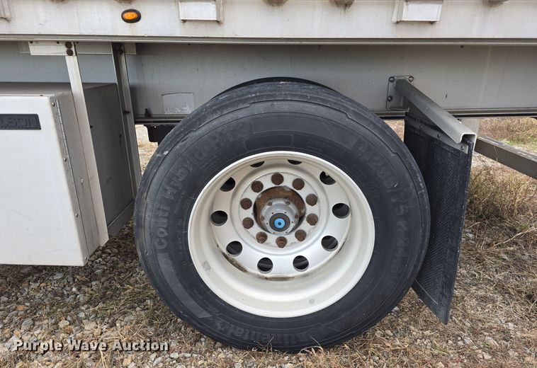 image for item DV0003 2014 Wilson AF-1080 flatbed trailer