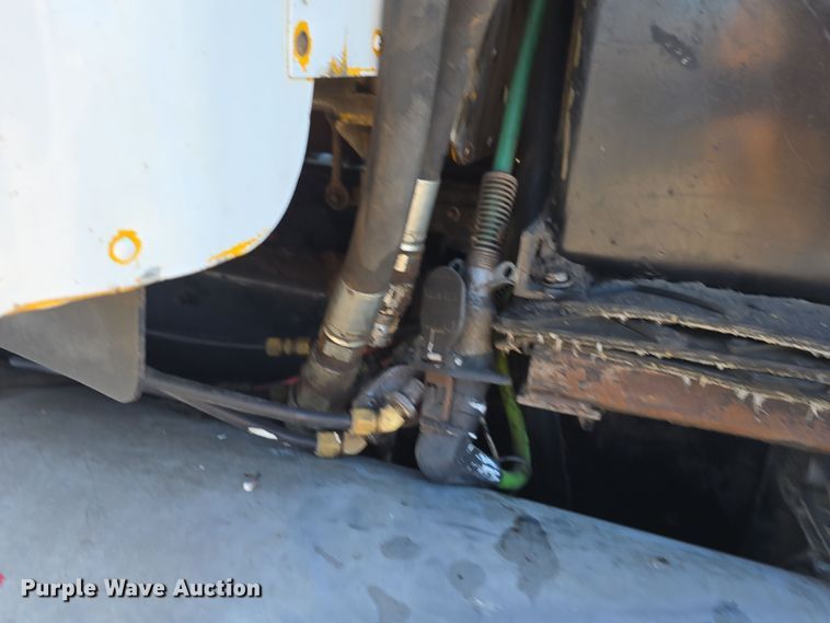 image for item DV0092 2006 Freightliner Columbia semi truck