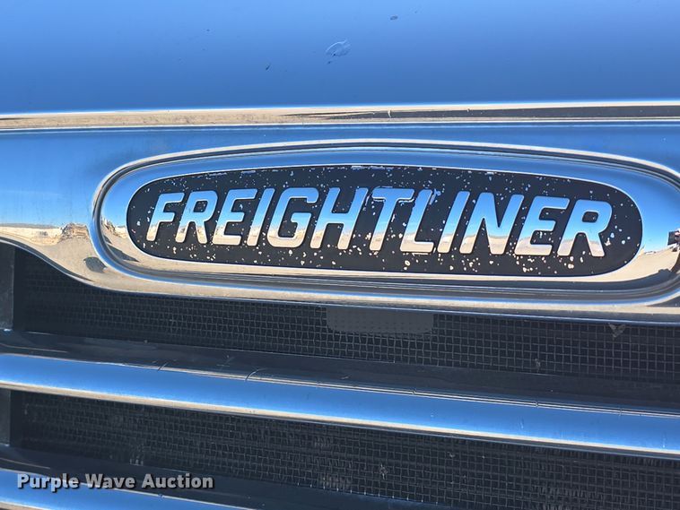 image for item DV0092 2006 Freightliner Columbia semi truck