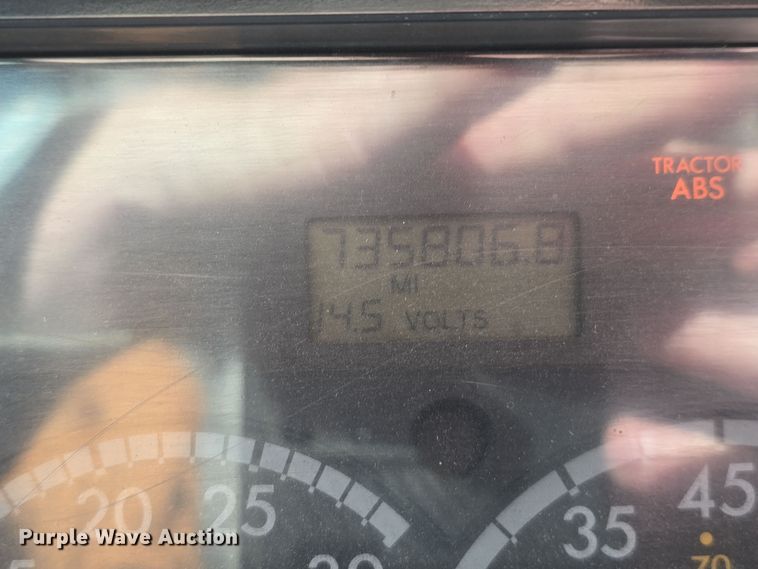 image for item DV0092 2006 Freightliner Columbia semi truck