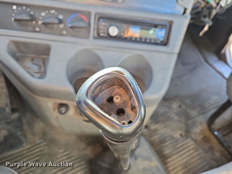 image for item DV0092 2006 Freightliner Columbia semi truck