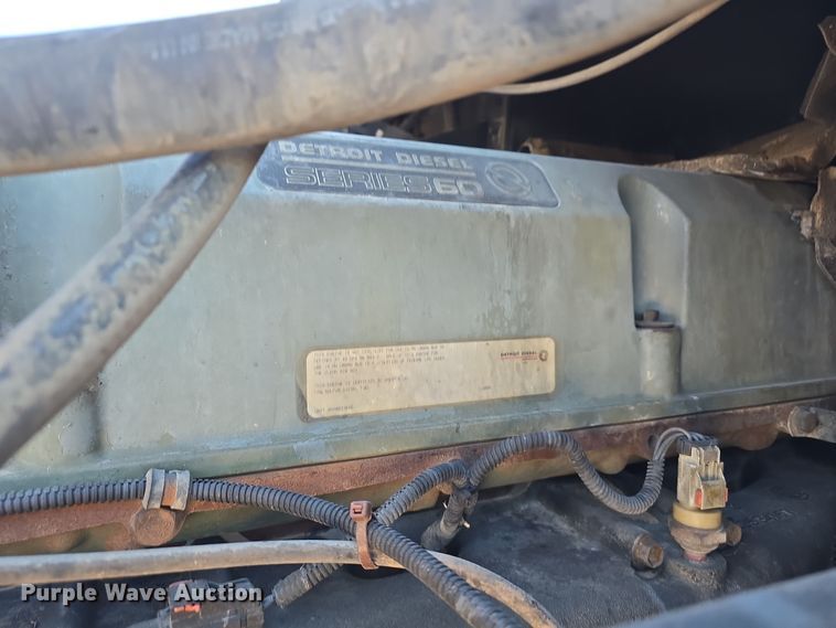 image for item DV0092 2006 Freightliner Columbia semi truck