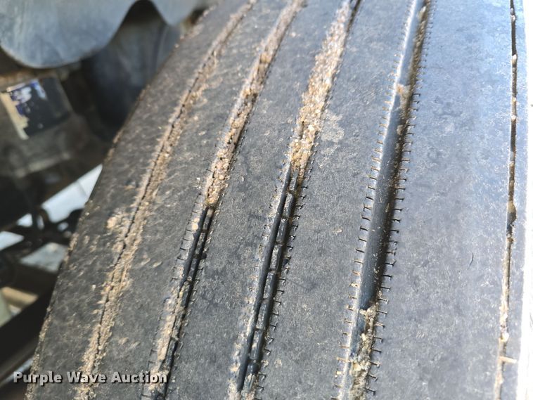 image for item DV0092 2006 Freightliner Columbia semi truck